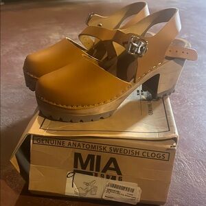 MIA Women's ABBA Swedish Clogs
